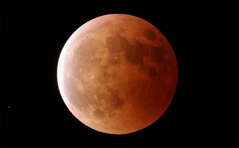 Lunar-Eclipse.jpg - Title: Lunat Eclipse 2007 By: Greg Beeke 