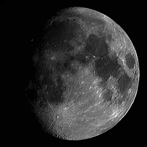 The Moon at 11.8 days